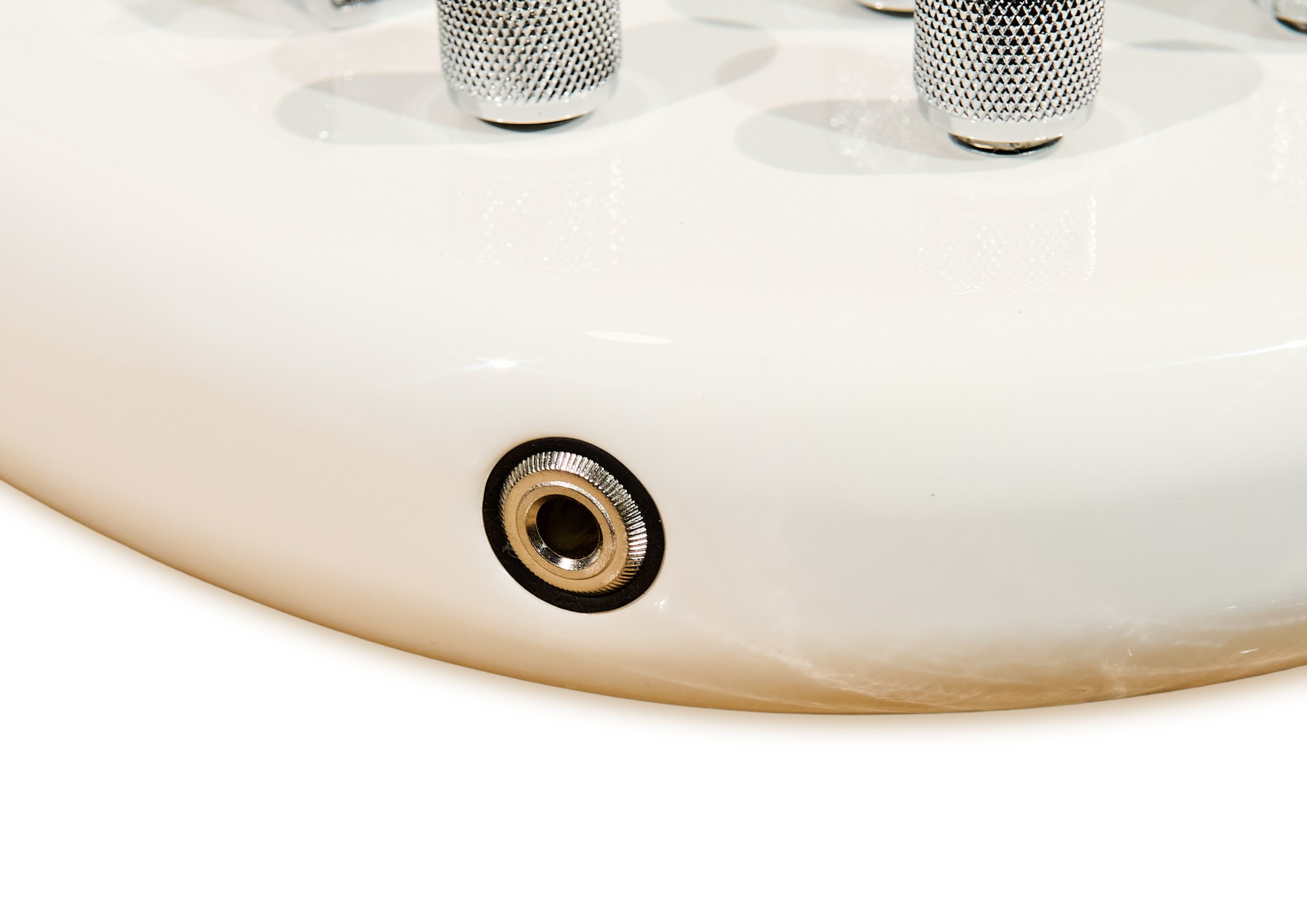 Bosstone BGP-5 V.2 WH (2025) Бас гитара электрическая с чехлом