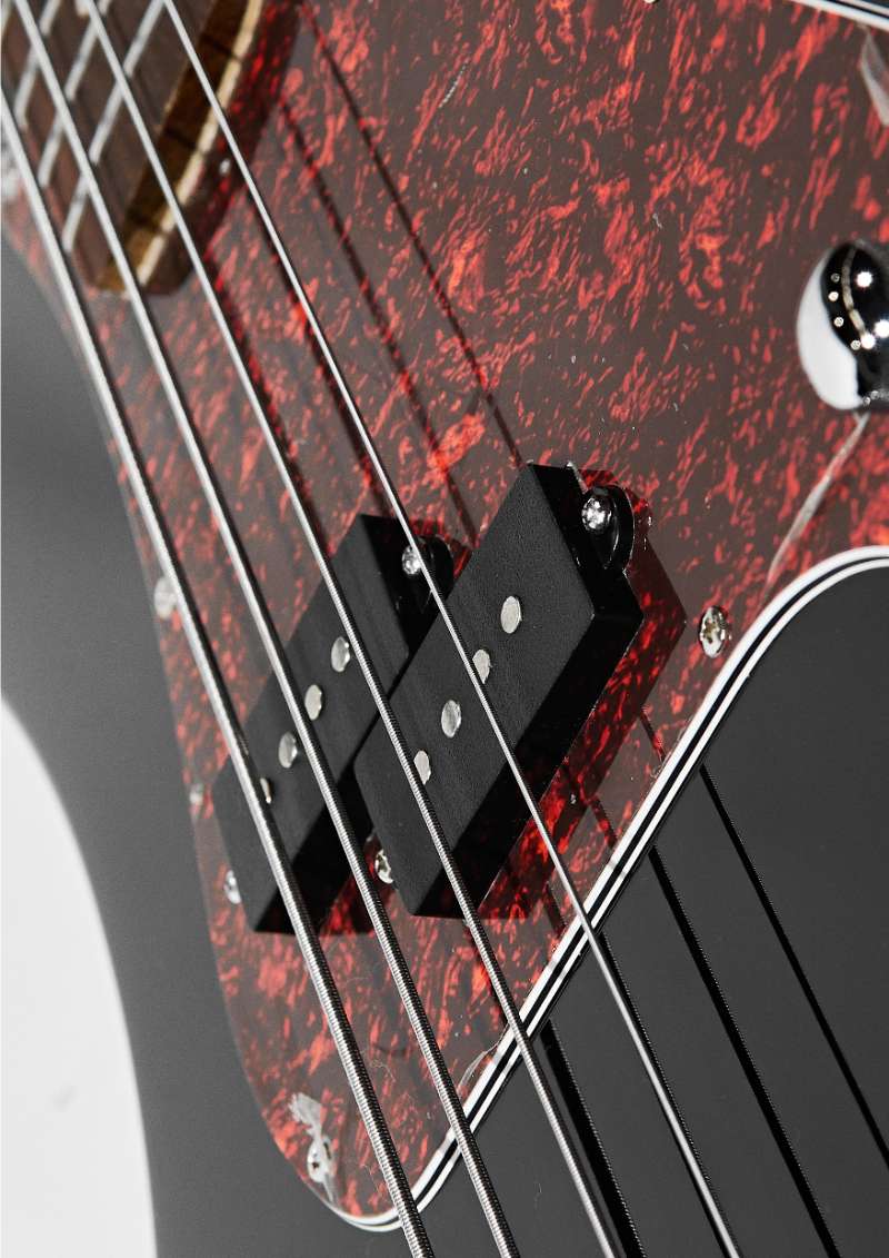 Voltone BB-04 Black Бас-гитара электрическая